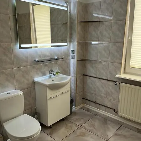 شقة Mieszkanie Przy Deptaku سفينويتشي